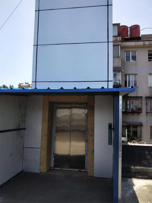 云南省疾控倉(cāng)庫(kù)運(yùn)送疫苗液壓貨梯案例